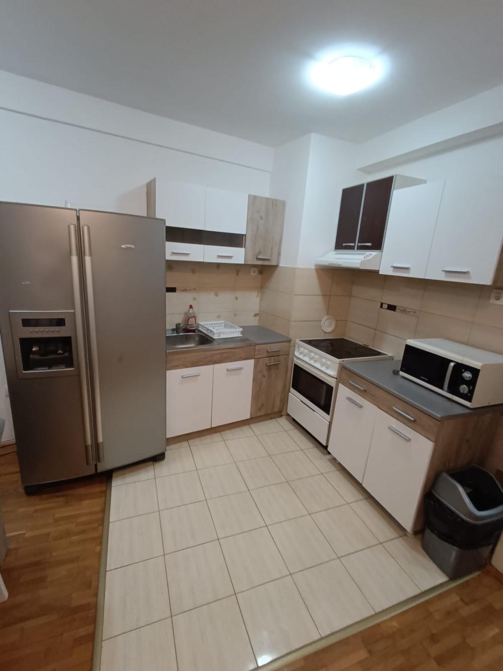 Slika 2 - Komforan 3.5 stan, novogranja na Crvenom Pevcu